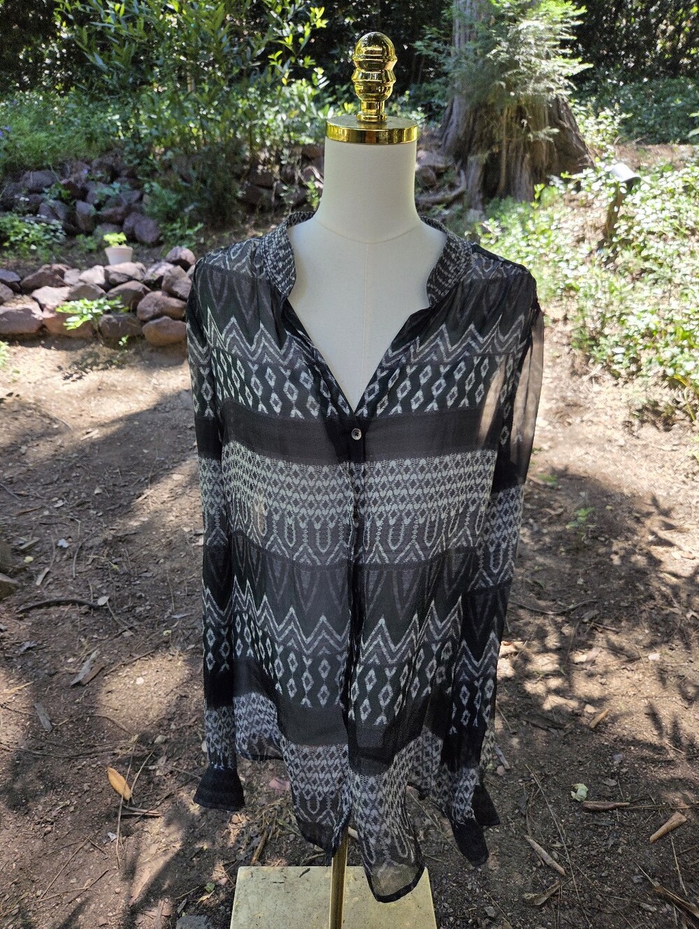 L'agence 100% Silk Sheer Geometric Tribal Print Womens Top‎ Size 10